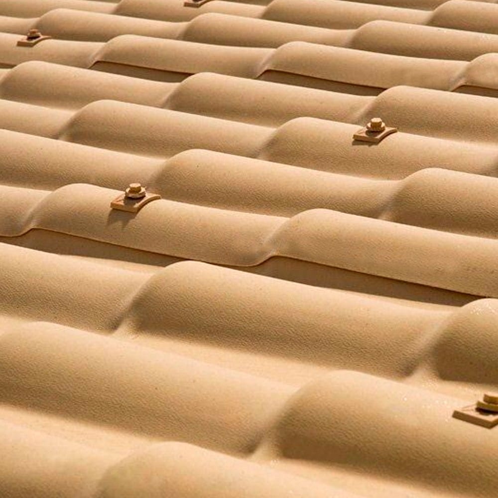 Vantagens das Telhas de PVC e a Importância dos Kits de Vedação e Fixação
